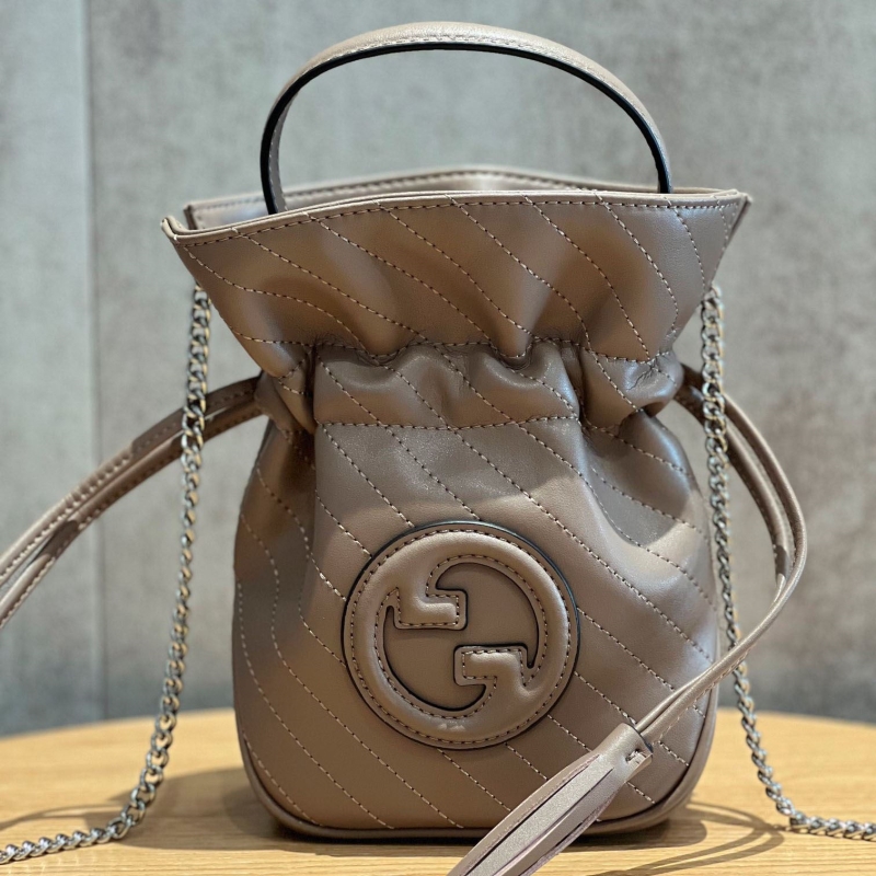G*u*i bucket bags